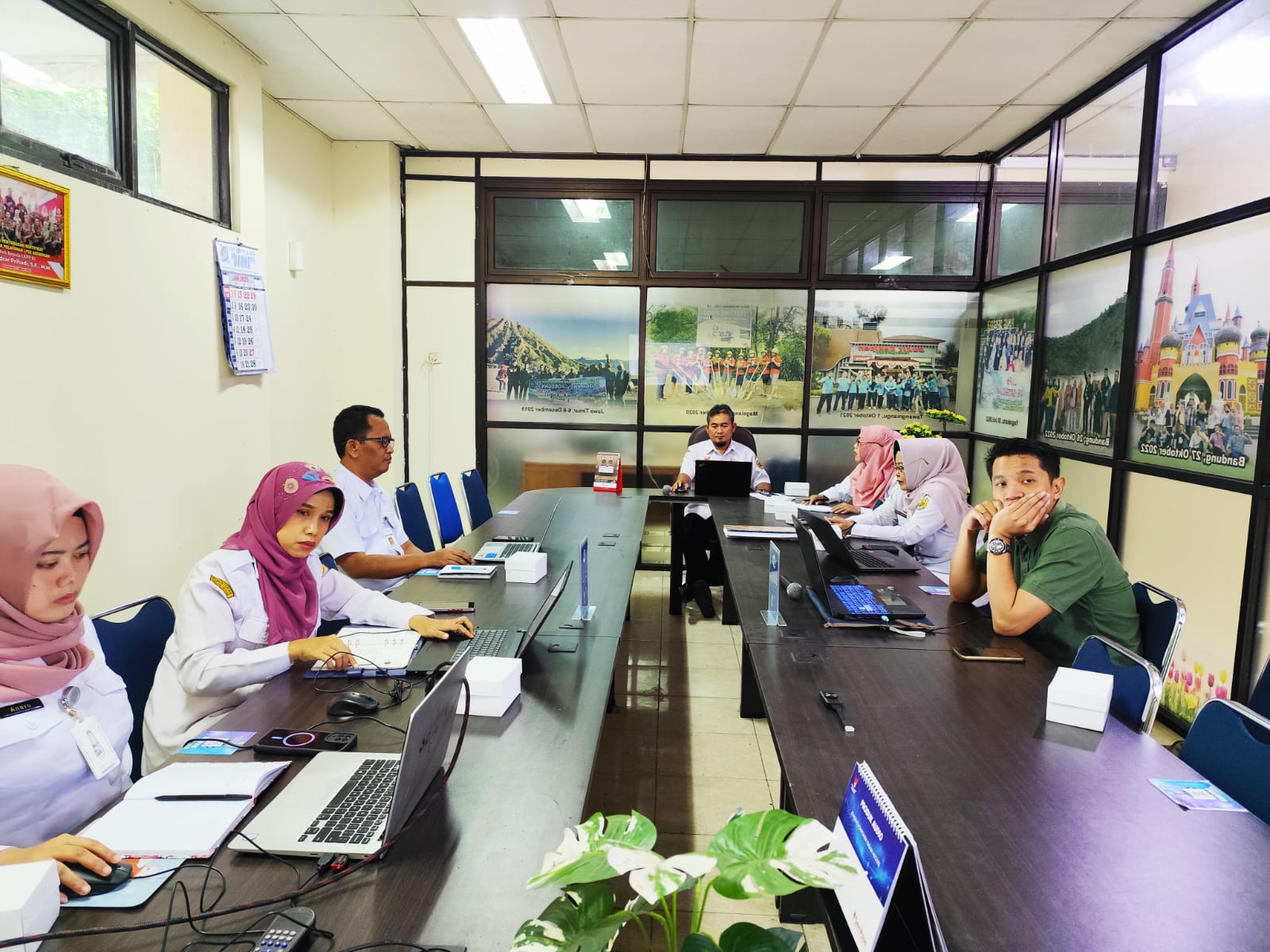 RAPAT REVIEW REHABILITASI GEDUNG DISKOMINFO BERSAMA UKPBJ